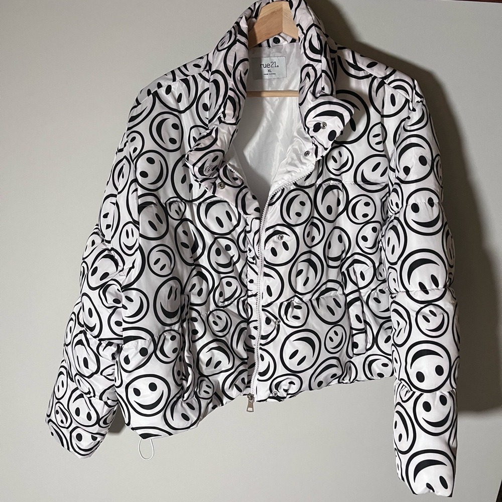 Rue21 Black & White Smiley‎ Face Bubble Puffer Jacket